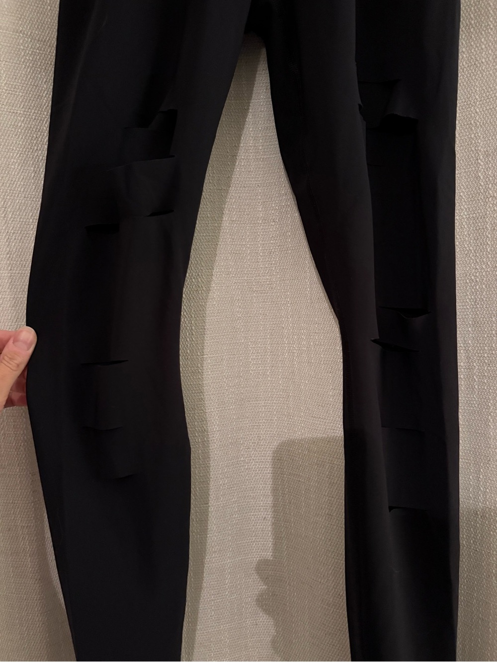Alo Black High-Waist Ripped Warrior legging size XS - Picture 3 of 6